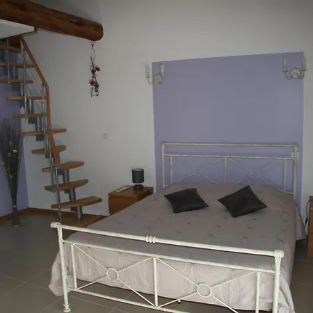 Les Pierres D'antan Bed & Breakfast