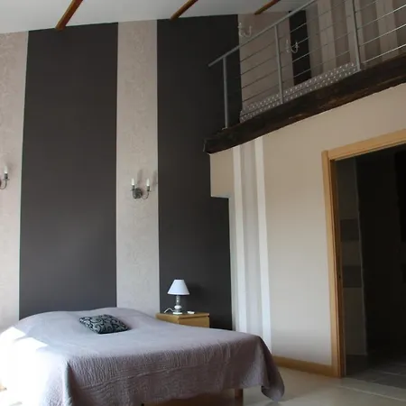 Les Pierres D'antan Bed & Breakfast *